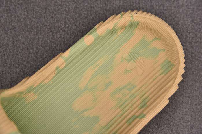  adilette 22 "magic lime" slides gy1597