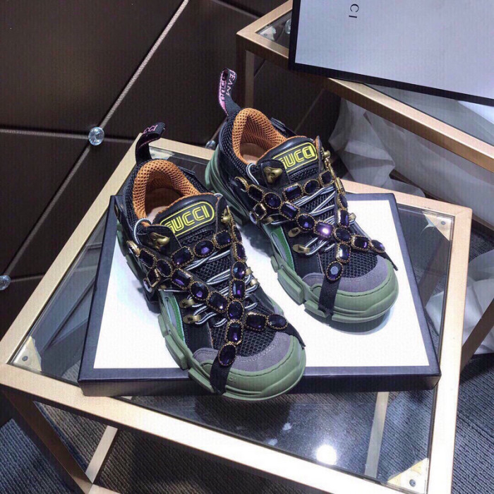 G*u*i* trainer sneaker104