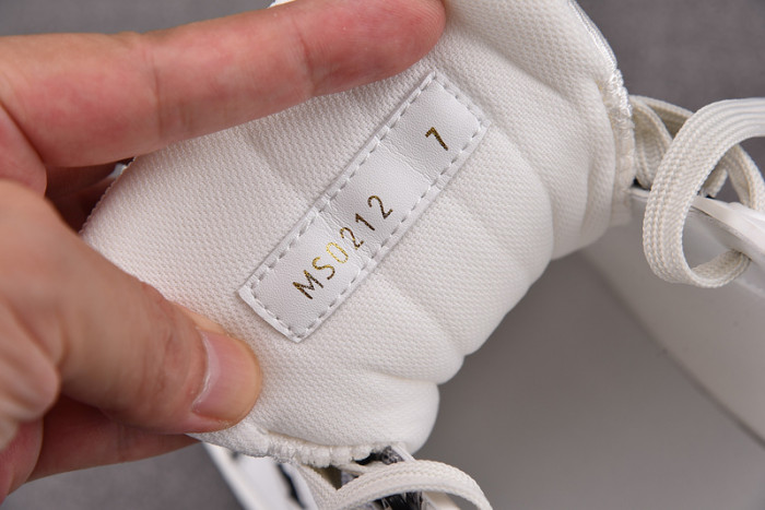 l&v snekaers l0000119