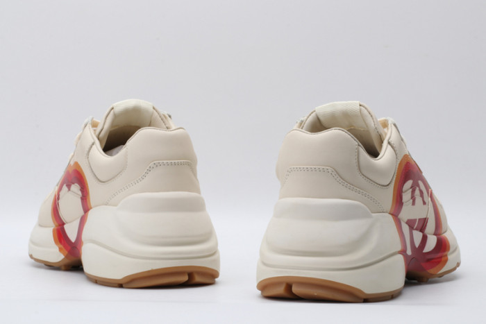 G*u*i* trainer sneaker5