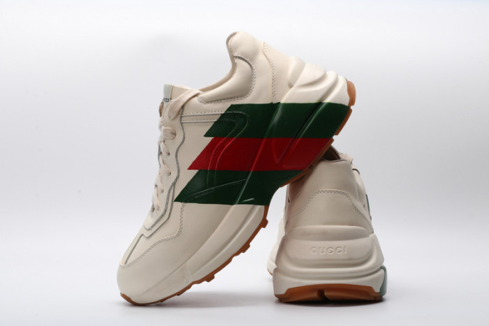 G*u*i* trainer sneaker16