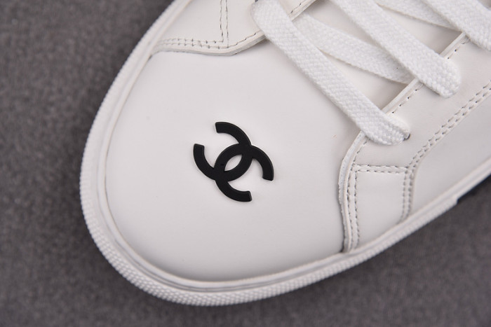 chane* snekaers c000031