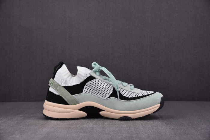 chane* snekaers c000015