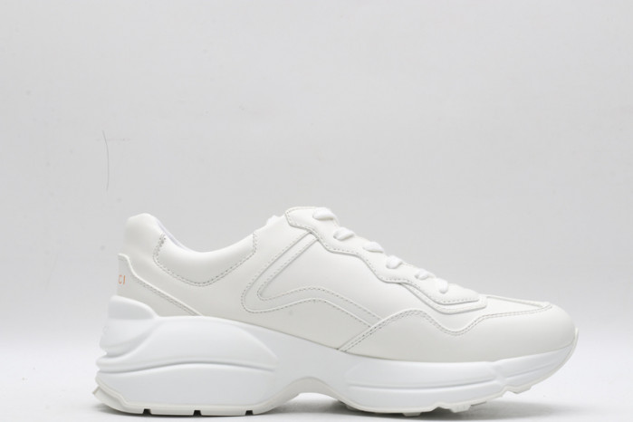 G*u*i* trainer sneaker87