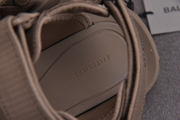 balenciag* sandal 45