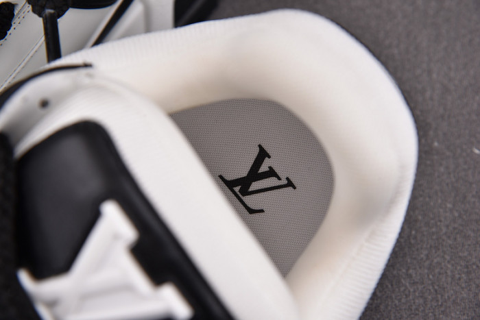 l&v snekaers l0000104